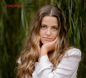 Bella. Senior portrait. ©2023 Steve Ziegelmeyer