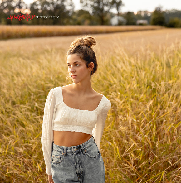 Bella. Senior portrait. ©2023 Steve Ziegelmeyer