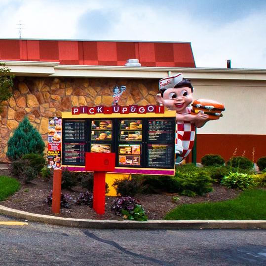 Frisch's Big Boy restaurant. Norwood, Cincinnati, Ohio. ©2011 Steve Ziegelmeyer