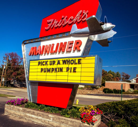 Frisch's Big Boy restaurant. Mainliner, Fairfax, Ohio. ©2011 Steve Ziegelmeyer