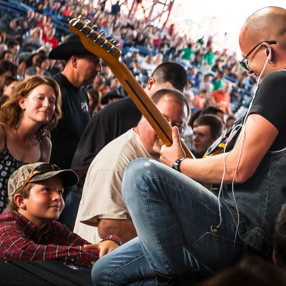Leah Turner guitarist. ©2014 Steve Ziegelmeyer