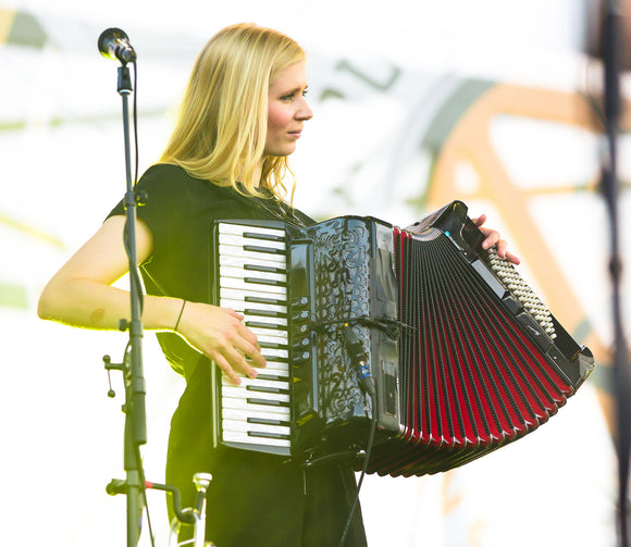 Ragnhildur Gunnarsdóttir of Of Monsters and Men. ©2016 Steve Ziegelmeyer