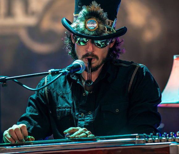 Ward Williams performing with Randy Houser. ©2014 Steve Ziegelmeyer