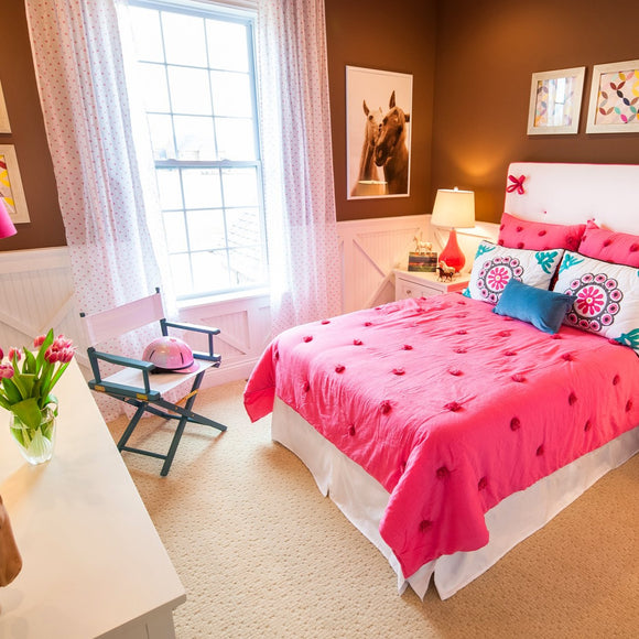 Girl's Bedroom. Mary Cook & Associates. ©2012 Steve Ziegelmeyer