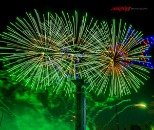 Red, White & Blueash fireworks. ©2021 Steve Ziegelmeyer