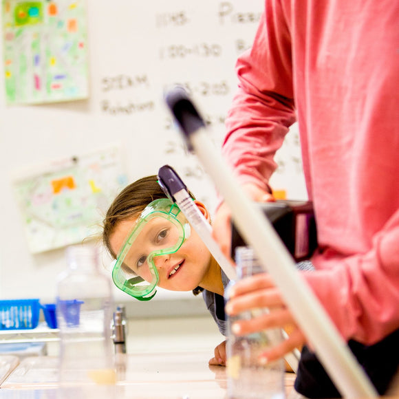 Student in chemistry class. ©2019 Steve Ziegelmeyer