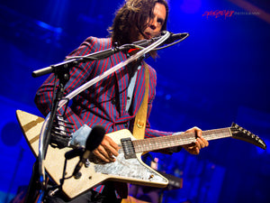 Brian Bell of Weezer. ©2018 Steve Ziegelmeyer