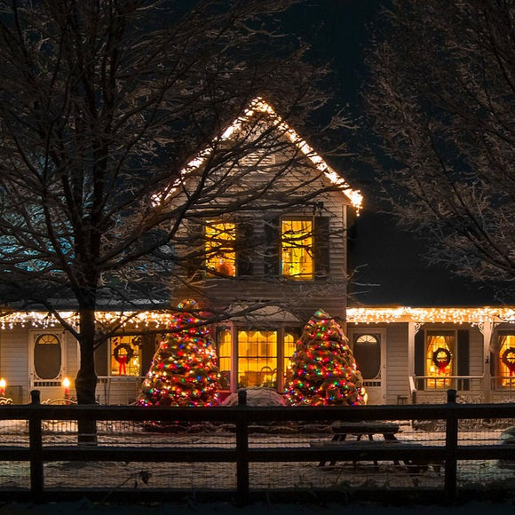 Victorian house decorated for Christmas. ©2019 Steve Ziegelmeyer